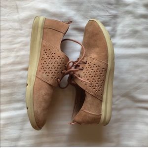 TOMS summer sneaker